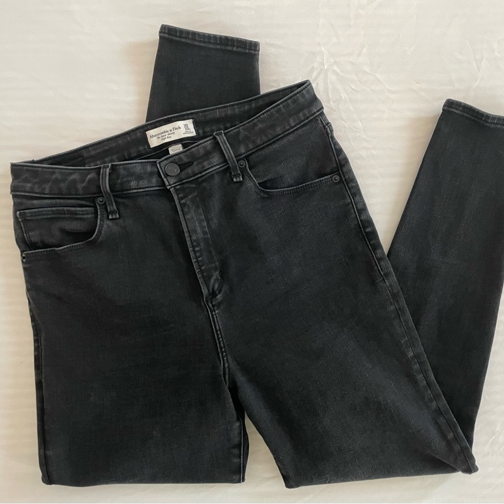 Abercrombie & Fitch Super Skinny High Rise Jeans (Curve Love)